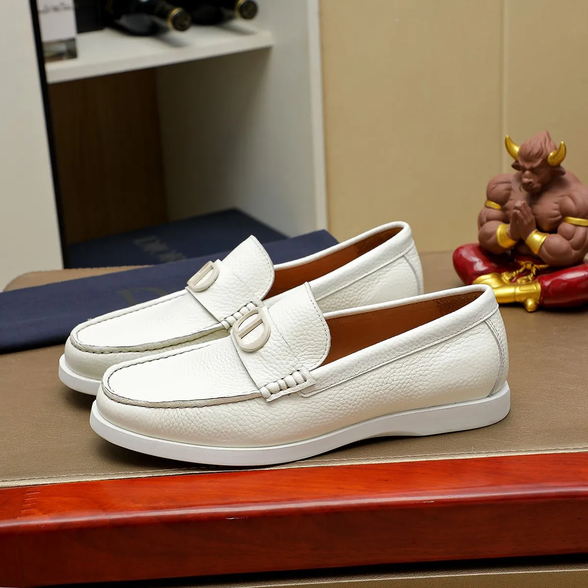 Men's clothing and shoes 💰460 💰🔥[Dior] High-end top-notch 🔝 purchasing agent 🔍🔍The latest 🇺🇸 counters are on sale simultaneously, original Italian brand · brand totem cloth sewn with brand cloth label · paired with calfskin · (high-end, nobility and class) exquisite workmanship (cow Leather lining) Sole: Original two-color sole ⚠️outsole specially provided by the original factory. Comfortable, wear-resistant, non-slip, real-life photoshoot🎬The real thing is more beautiful🔍Color: Color optional💕💕Number of yards: 39-44 (customized at 38.45.46)...